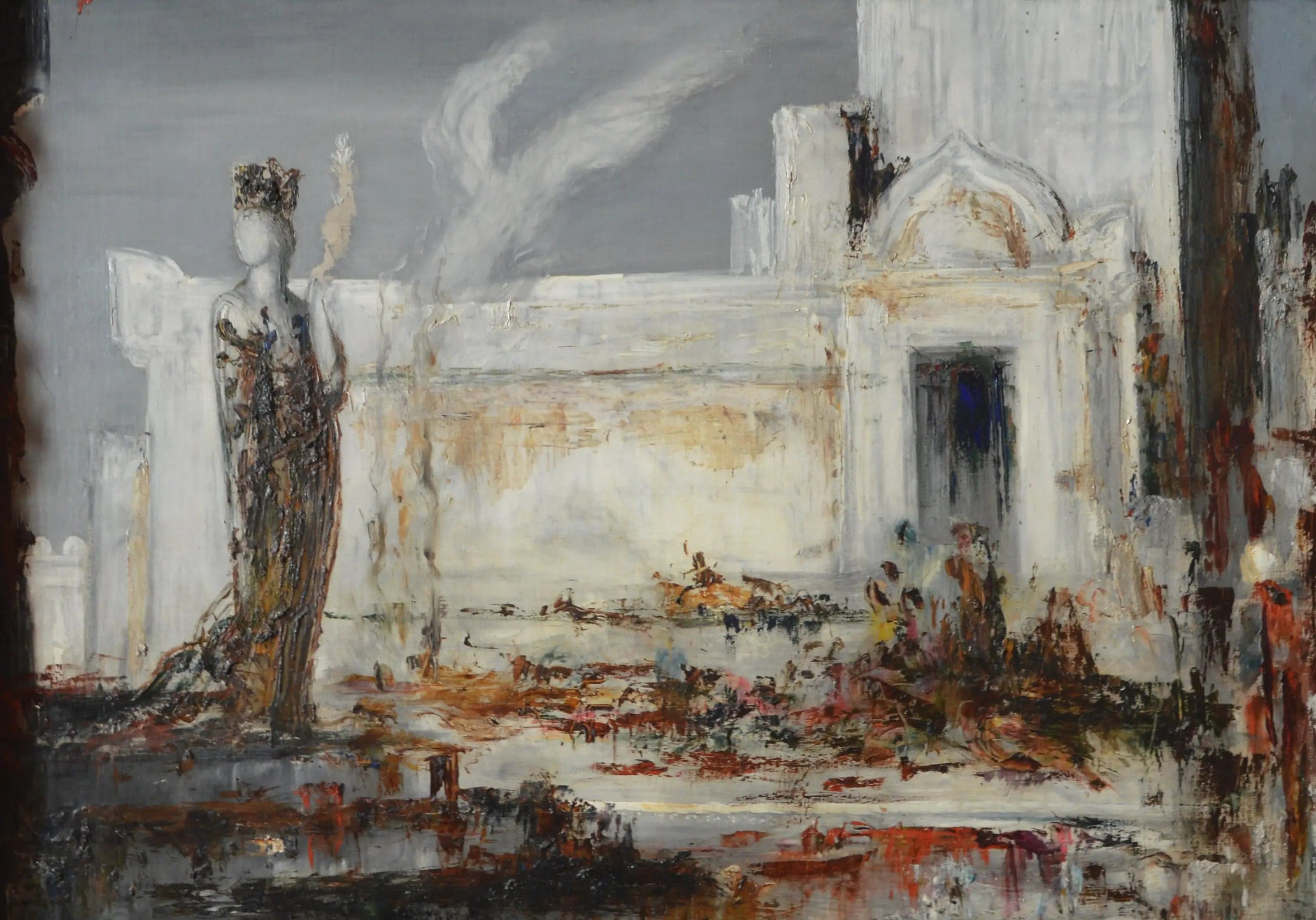 Hélène at the Porte Scée